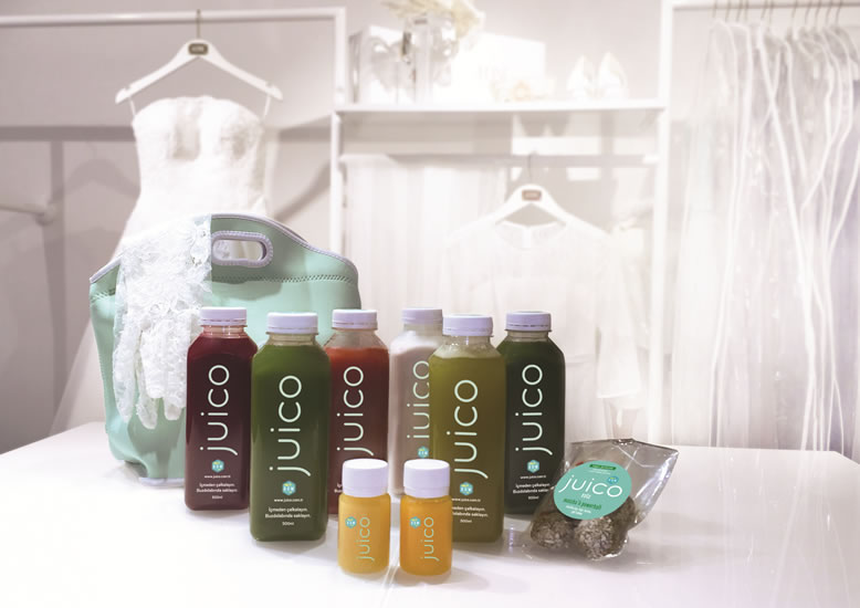 Juico’dan gelin adaylarına özel düğün paketi 7 Türkiye’nin juice ve sağlıklı beslenme markası Juico, gelin adaylarına özel 'Juico Bride' adlı düğün paketi ile detoks programlarına bir yenisini ekledi.