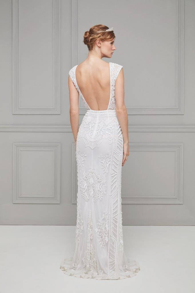 Oleg Cassini tasarımcıları 2017 gelinlik modelleri için hazırlıklara başladı.