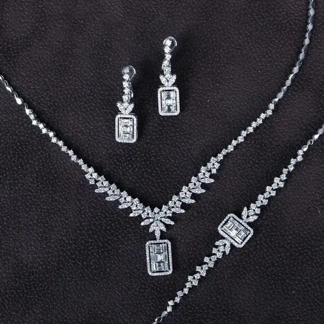 model-pirlanta-set-modelleri 2025'in En Trend Pırlanta Setleri