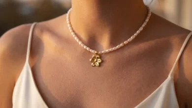 2026 düğün trendlerinde minimalist gümüş takılar